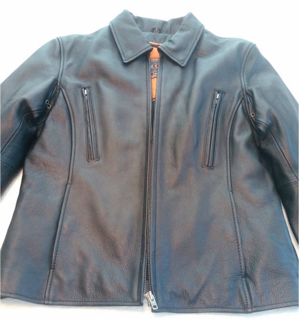 womans leather jacket 1.jpg