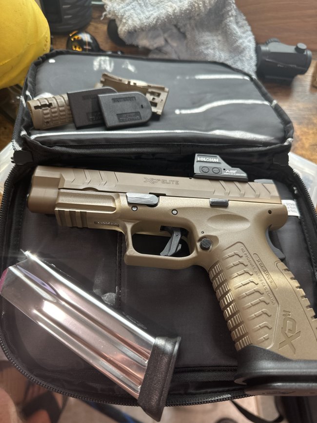 ***SOLD**** Springfield armory XD elite 10mm with Holsun 2 mags case 165 rounds of ammo Cantonment