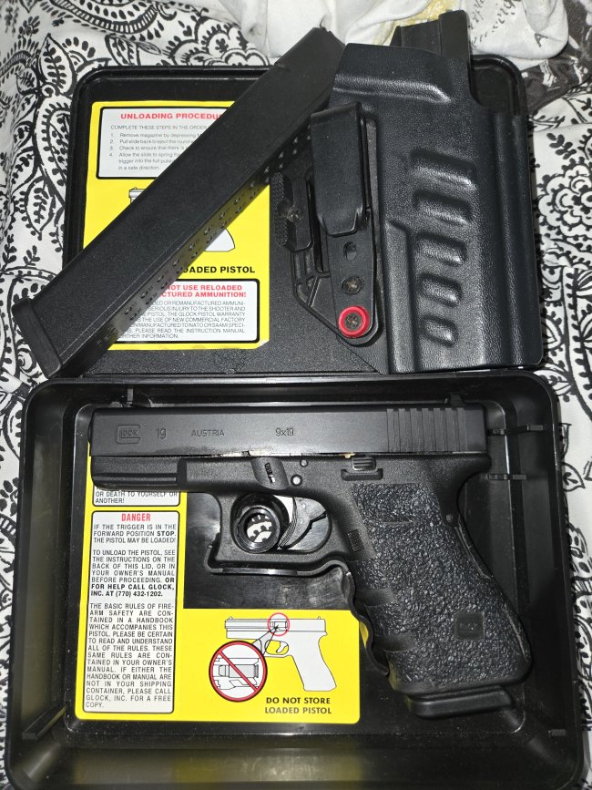 *SOLD* Glock 19 Gen 3