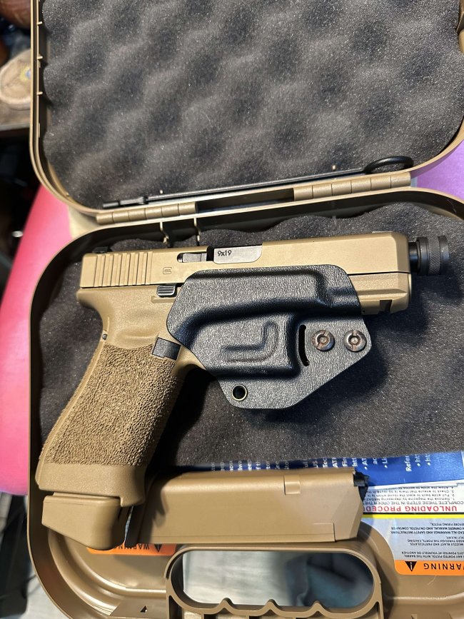 Glock 19X w/ threaded barrel