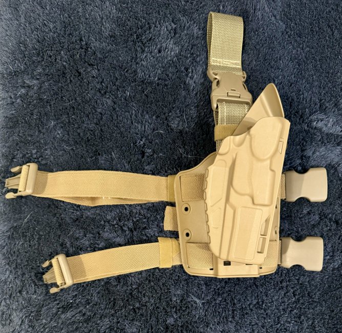 Price drop Safariland 7355 ALS thigh rig tactical holster.